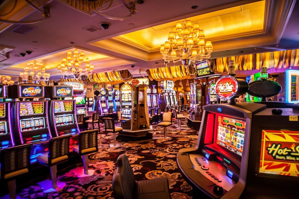 How much money do investors lose every year?